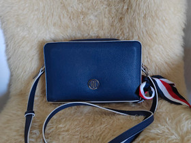 Tommy hilfiger laukku, Laukut ja hatut, Asusteet ja kellot, Sotkamo, Tori.fi Tommy hilfiger laukku, Laukut ja hatut, Asusteet ja kellot, Sotkamo, Tori.fi