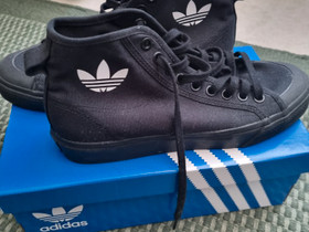 Adidas tennarit, Vaatteet ja kengät, Imatra, Tori.fi Adidas tennarit, Vaatteet ja kengät, Imatra, Tori.fi