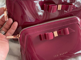 Oikein hyväkuntoiset meikkilaukut, Ted Baker, Kauneudenhoito ja kosmetiikka, Terveys ja hyvinvointi, Turku, Tori.fi Oikein hyväkuntoiset meikkilaukut, Ted Baker, Kauneudenhoito ja kosmetiikka, Terveys ja hyvinvointi, Turku, Tori.fi