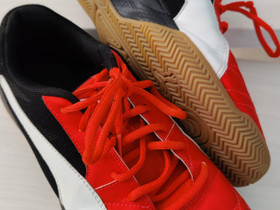 Puma Sisäpelikenkä koko 43, Kuntoilu ja fitness, Urheilu ja ulkoilu, Vaasa, Tori.fi Puma Sisäpelikenkä koko 43, Kuntoilu ja fitness, Urheilu ja ulkoilu, Vaasa, Tori.fi