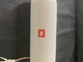 JBL Flip 5 white, Audio ja musiikkilaitteet, Viihde-elektroniikka, Inari, Tori.fi JBL Flip 5 white, Audio ja musiikkilaitteet, Viihde-elektroniikka, Inari, Tori.fi