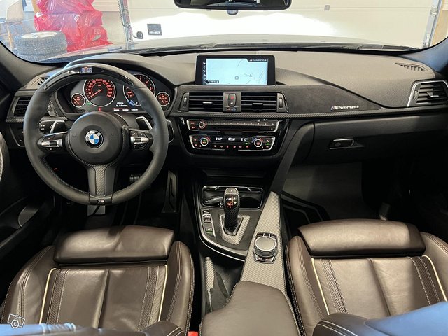 BMW 335 22