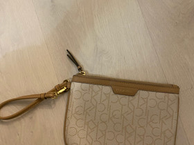 Calvin Klein, Laukut ja hatut, Asusteet ja kellot, Seinäjoki, Tori.fi Calvin Klein, Laukut ja hatut, Asusteet ja kellot, Seinäjoki, Tori.fi