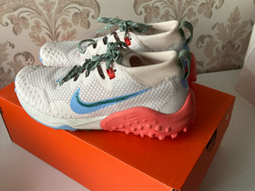 Nike juoksulenkkarit 38,5, Vaatteet ja kengät, Turku, Tori.fi Nike juoksulenkkarit 38,5, Vaatteet ja kengät, Turku, Tori.fi
