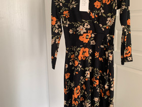 Ze-Ze käyttämätön mekko, Vaatteet ja kengät, Ilmajoki, Tori.fi Ze-Ze käyttämätön mekko, Vaatteet ja kengät, Ilmajoki, Tori.fi