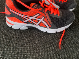 Asicsin käyttämättömät lenkkarit, Juoksu ja lenkkeily, Urheilu ja ulkoilu, Ilmajoki, Tori.fi Asicsin käyttämättömät lenkkarit, Juoksu ja lenkkeily, Urheilu ja ulkoilu, Ilmajoki, Tori.fi