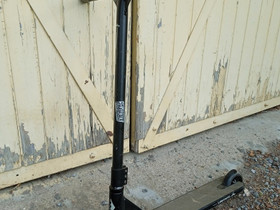 Scootti, Rullaluistelu ja skeittaus, Urheilu ja ulkoilu, Suonenjoki, Tori.fi Scootti, Rullaluistelu ja skeittaus, Urheilu ja ulkoilu, Suonenjoki, Tori.fi