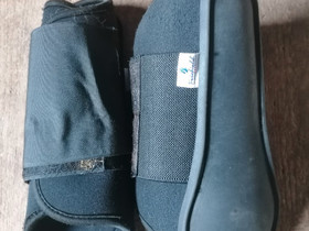 Suojat full, Satulat ja varusteet, Hevoset ja hevosurheilu, Isojoki, Tori.fi Suojat full, Satulat ja varusteet, Hevoset ja hevosurheilu, Isojoki, Tori.fi