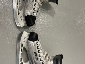 Bauer luistimet koko Yth 12 (n 19,2 cm), Jääkiekko ja luistelu, Urheilu ja ulkoilu, Helsinki, Tori.fi Bauer luistimet koko Yth 12 (n 19,2 cm), Jääkiekko ja luistelu, Urheilu ja ulkoilu, Helsinki, Tori.fi