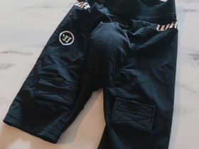 Alasuojat Warrior Jr S, Jääkiekko ja luistelu, Urheilu ja ulkoilu, Pori, Tori.fi Alasuojat Warrior Jr S, Jääkiekko ja luistelu, Urheilu ja ulkoilu, Pori, Tori.fi