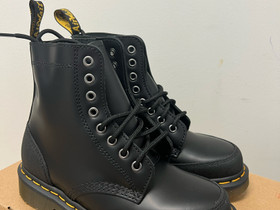 Dr. Martens 1460 koko 37 UUDET, Vaatteet ja kengät, Raisio, Tori.fi Dr. Martens 1460 koko 37 UUDET, Vaatteet ja kengät, Raisio, Tori.fi