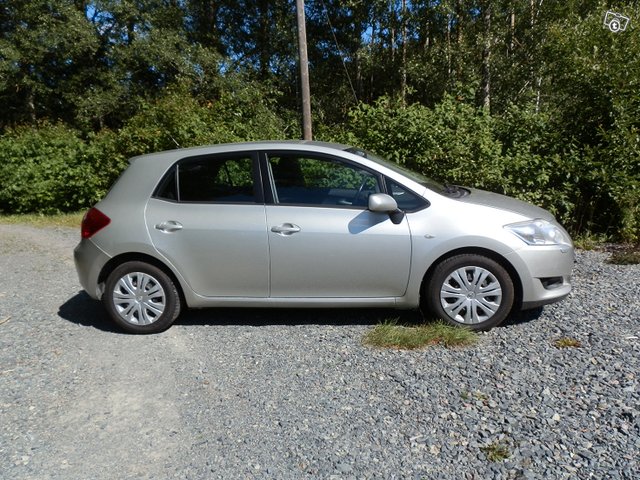 Toyota Auris 23