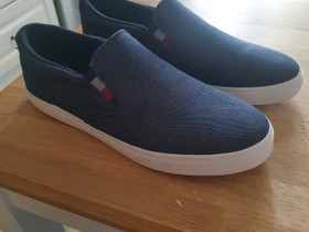 Hilfiger-kengät, ei käytetty, Vaatteet ja kengät, Turku, Tori.fi Hilfiger-kengät, ei käytetty, Vaatteet ja kengät, Turku, Tori.fi