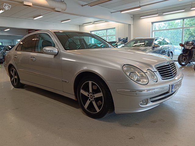 Mercedes-Benz E 2