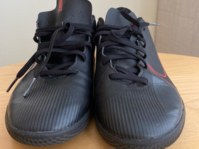 Nike -sisäpelikengät, koko 41, sisämitta 26 cm, Jalkapallo, Urheilu ja ulkoilu, Helsinki, Tori.fi Nike -sisäpelikengät, koko 41, sisämitta 26 cm, Jalkapallo, Urheilu ja ulkoilu, Helsinki, Tori.fi
