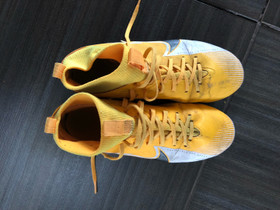 Nike Mercurial 35, Jalkapallo, Urheilu ja ulkoilu, Espoo, Tori.fi Nike Mercurial 35, Jalkapallo, Urheilu ja ulkoilu, Espoo, Tori.fi