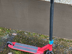Scootti, Rullaluistelu ja skeittaus, Urheilu ja ulkoilu, Pori, Tori.fi Scootti, Rullaluistelu ja skeittaus, Urheilu ja ulkoilu, Pori, Tori.fi
