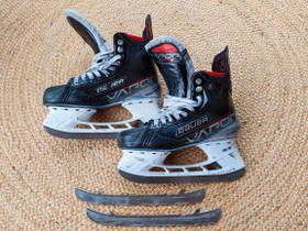 Bauer Vapor 3X INT luistimet koko 6,5 / 40,5, Jääkiekko ja luistelu, Urheilu ja ulkoilu, Jyväskylä, Tori.fi Bauer Vapor 3X INT luistimet koko 6,5 / 40,5, Jääkiekko ja luistelu, Urheilu ja ulkoilu, Jyväskylä, Tori.fi