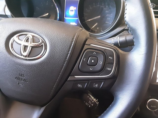 Toyota Avensis 15