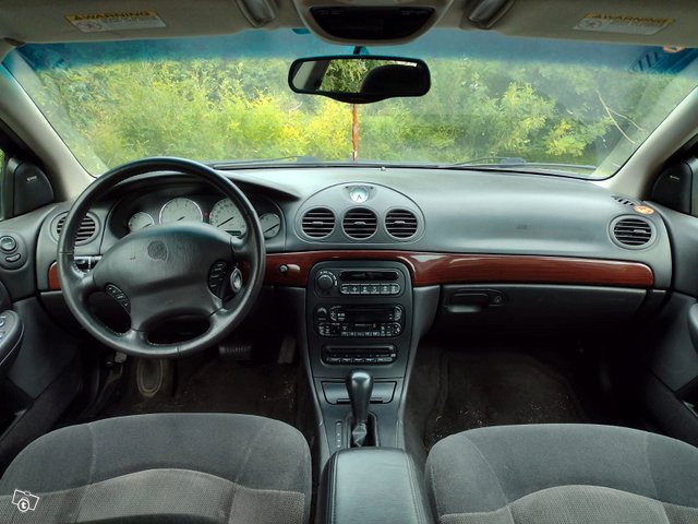 Chrysler 300M 7
