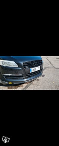 Audi Q7 8