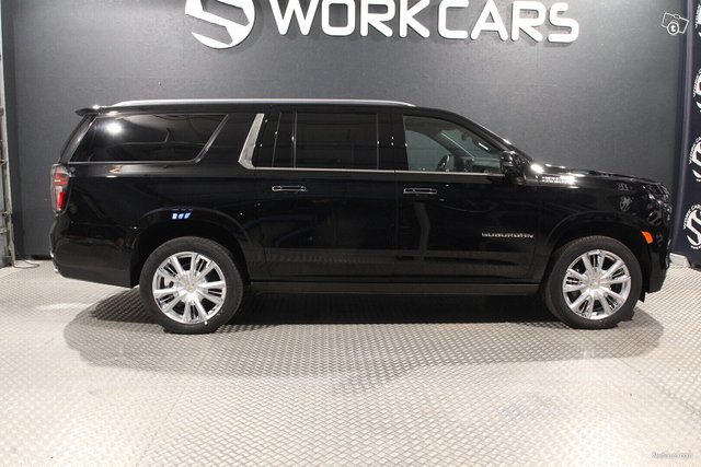 Chevrolet Suburban 8