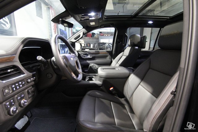 Chevrolet Suburban 17