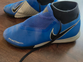 Niken jalkapallokengät 39, Jalkapallo, Urheilu ja ulkoilu, Pori, Tori.fi Niken jalkapallokengät 39, Jalkapallo, Urheilu ja ulkoilu, Pori, Tori.fi