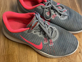 Nike, treenikengät, koko 38, Kuntoilu ja fitness, Urheilu ja ulkoilu, Pori, Tori.fi Nike, treenikengät, koko 38, Kuntoilu ja fitness, Urheilu ja ulkoilu, Pori, Tori.fi