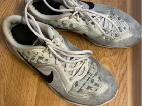 Nike, treenikengät, koko 38,5, Kuntoilu ja fitness, Urheilu ja ulkoilu, Pori, Tori.fi Nike, treenikengät, koko 38,5, Kuntoilu ja fitness, Urheilu ja ulkoilu, Pori, Tori.fi