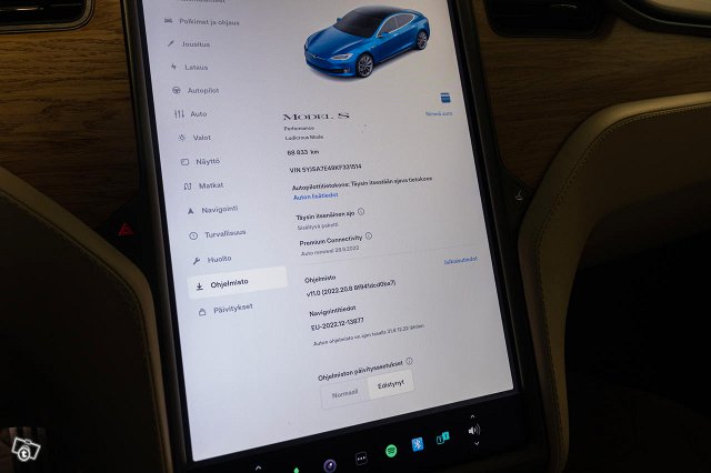 Tesla Model S 19