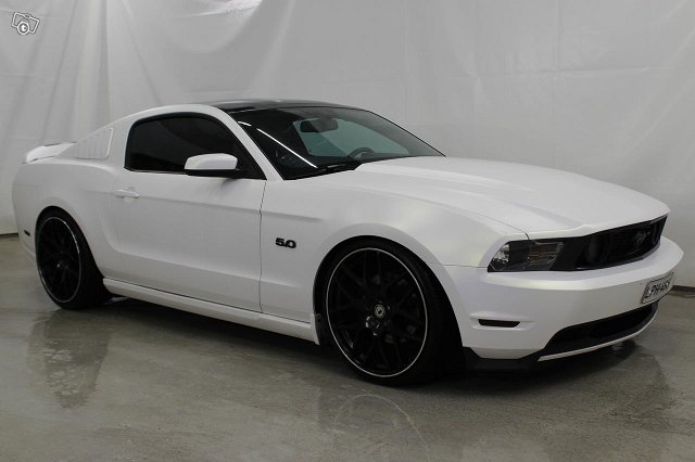 FORD MUSTANG 3