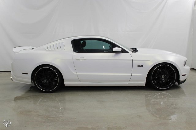 FORD MUSTANG 7
