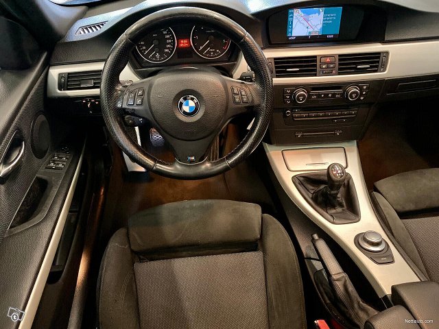BMW 330 13