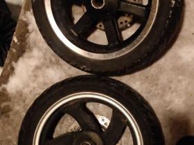 Skootterin renkaat, Renkaat, Mototarvikkeet ja varaosat, Oulu, Tori.fi Skootterin renkaat, Renkaat, Mototarvikkeet ja varaosat, Oulu, Tori.fi