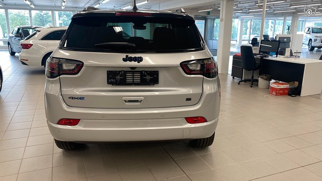 Jeep Compass 5