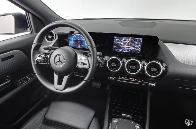 Mercedes-Benz GLA 13