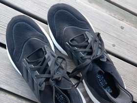 Adidas ultraboost, Juoksu ja lenkkeily, Urheilu ja ulkoilu, Maarianhamina, Tori.fi Adidas ultraboost, Juoksu ja lenkkeily, Urheilu ja ulkoilu, Maarianhamina, Tori.fi