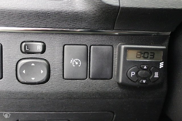 Toyota Avensis 25