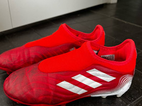 Adidas nappikset koko 33 1/2, Jalkapallo, Urheilu ja ulkoilu, Kankaanpää, Tori.fi Adidas nappikset koko 33 1/2, Jalkapallo, Urheilu ja ulkoilu, Kankaanpää, Tori.fi