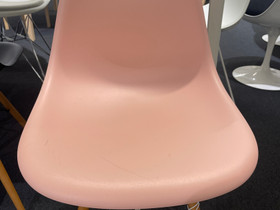 Vitra Eames DSW tuoli pale rose 380,-(470,-), Pöydät ja tuolit, Sisustus ja huonekalut, Helsinki, Tori.fi Vitra Eames DSW tuoli pale rose 380,-(470,-), Pöydät ja tuolit, Sisustus ja huonekalut, Helsinki, Tori.fi