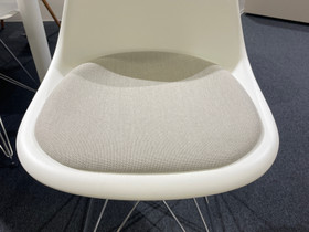 Vitra DSR tuoli,verhoiltu istuin 340,-(425,-), Pöydät ja tuolit, Sisustus ja huonekalut, Helsinki, Tori.fi Vitra DSR tuoli,verhoiltu istuin 340,-(425,-), Pöydät ja tuolit, Sisustus ja huonekalut, Helsinki, Tori.fi