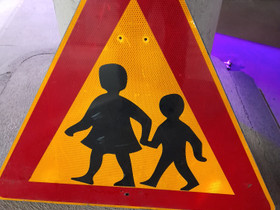 Varokaa lapsia Kyltti., Muu piha ja puutarha, Piha ja puutarha, Sipoo, Tori.fi Varokaa lapsia Kyltti., Muu piha ja puutarha, Piha ja puutarha, Sipoo, Tori.fi
