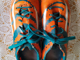Jalkapallokengät 37 1/3 Adidas, Jalkapallo, Urheilu ja ulkoilu, Säkylä, Tori.fi Jalkapallokengät 37 1/3 Adidas, Jalkapallo, Urheilu ja ulkoilu, Säkylä, Tori.fi