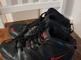 Nike treenikengät, Vaatteet ja kengät, Pomarkku, Tori.fi Nike treenikengät, Vaatteet ja kengät, Pomarkku, Tori.fi