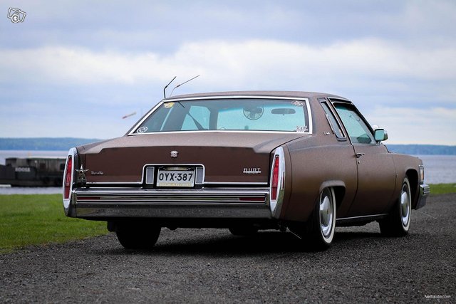 Cadillac De Ville 12