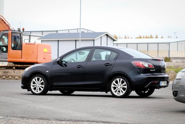 Mazda 3 11