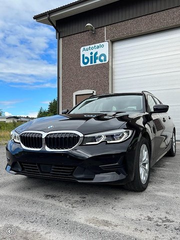 BMW 330 1