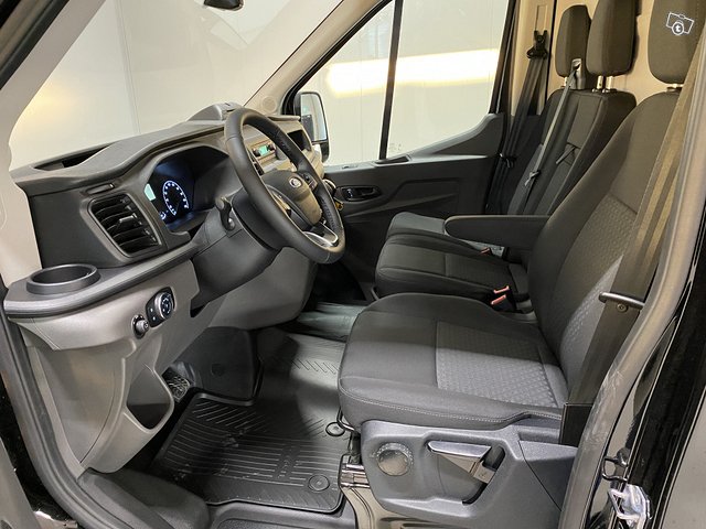 Ford Transit 8