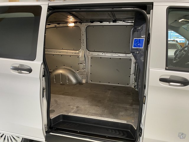 Mercedes-Benz Vito 13